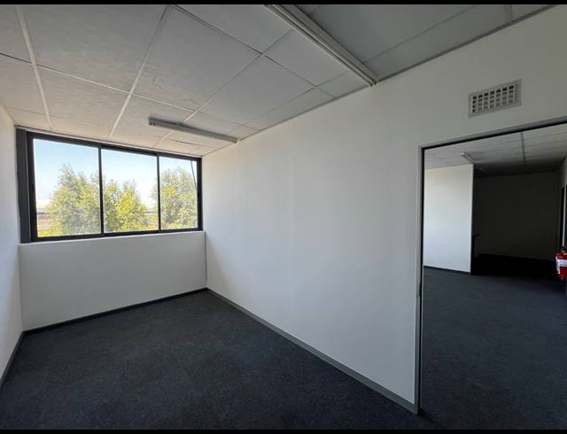 401M² WAREHOUSE TO LET IN AIRPORT INDUSTRIA